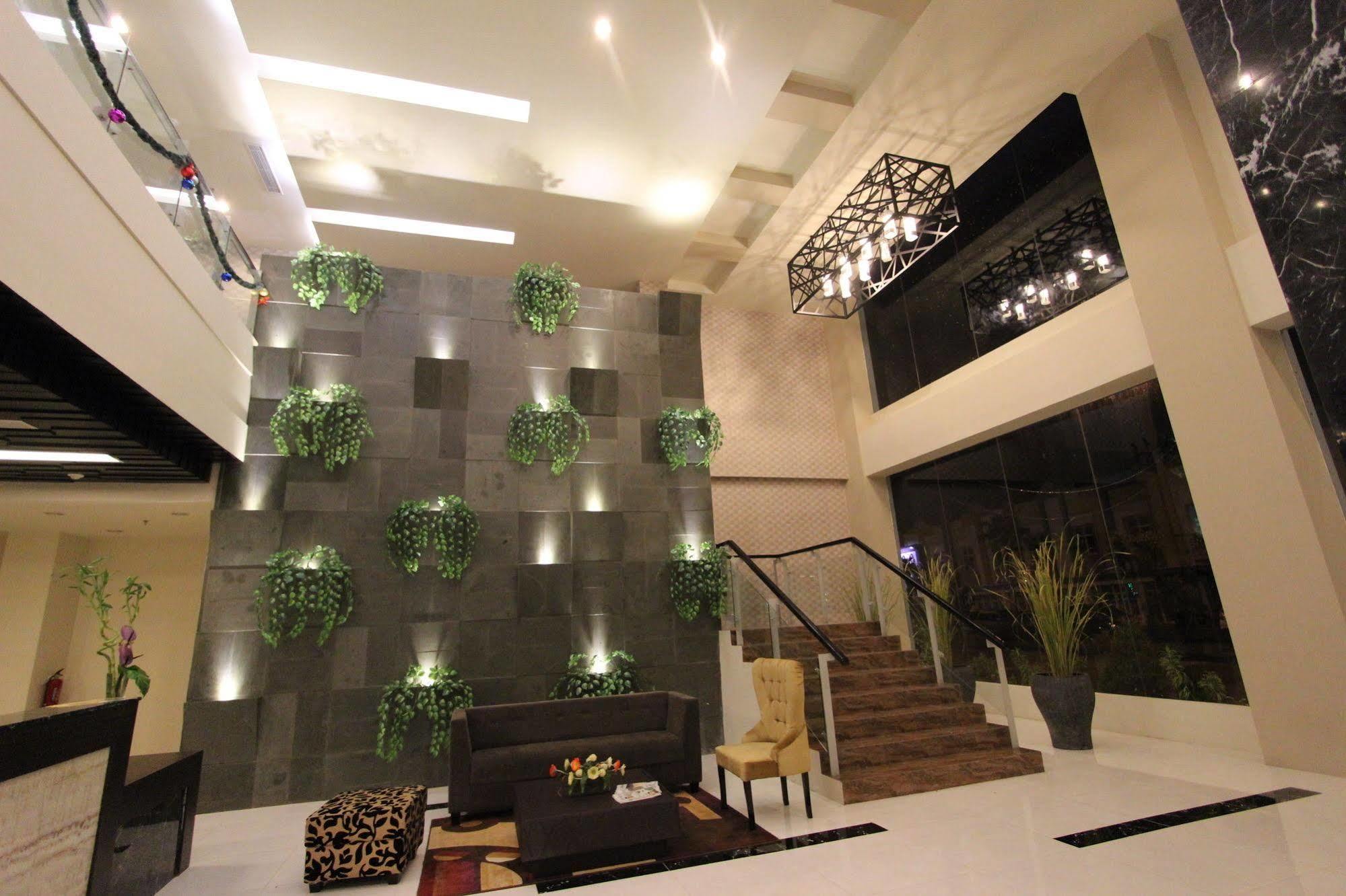The Sun Hotel Madiun Exteriér fotografie