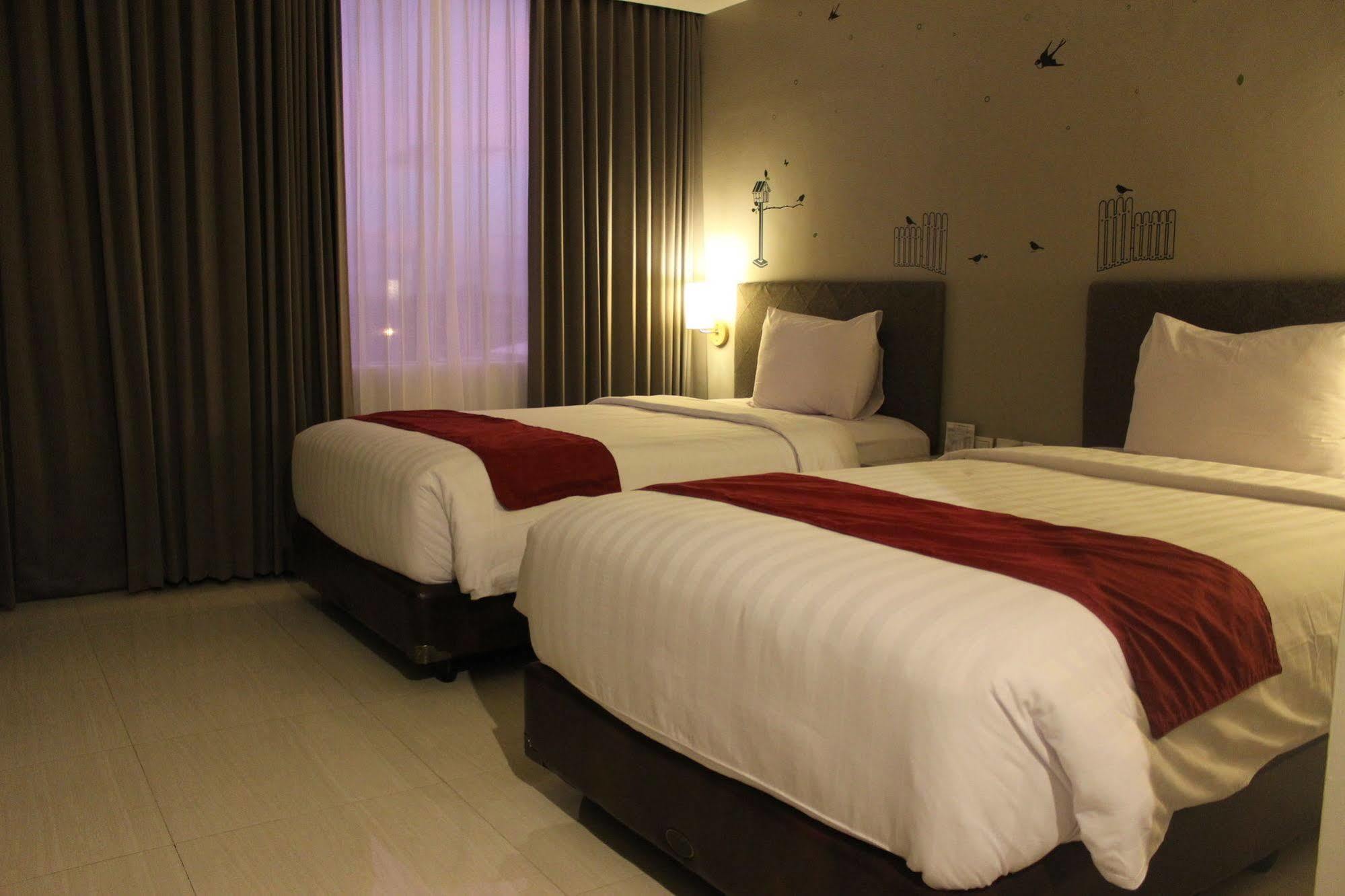 The Sun Hotel Madiun Exteriér fotografie