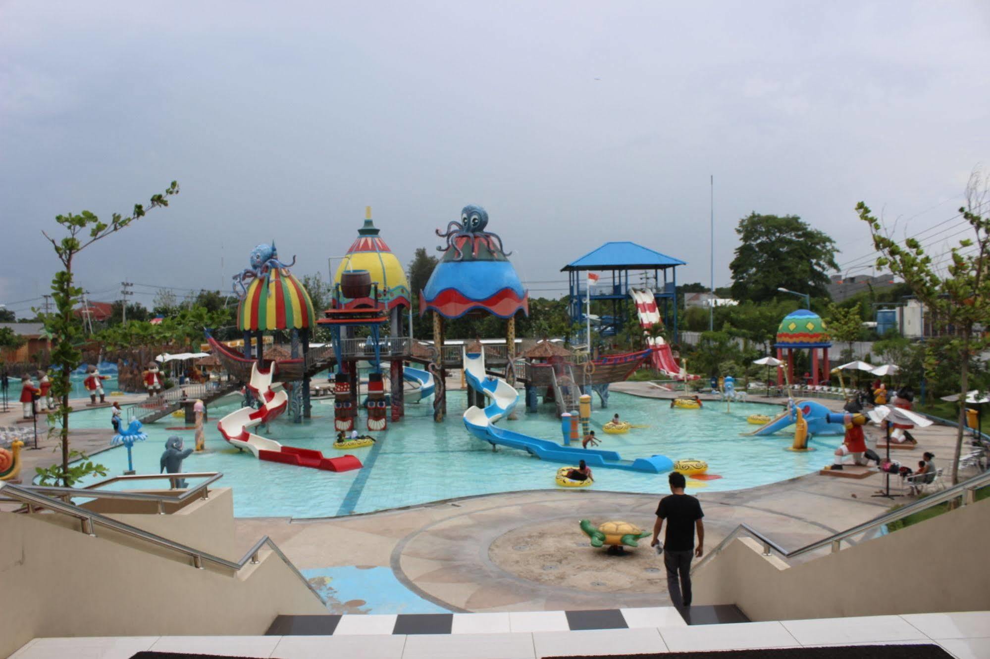 The Sun Hotel Madiun Exteriér fotografie