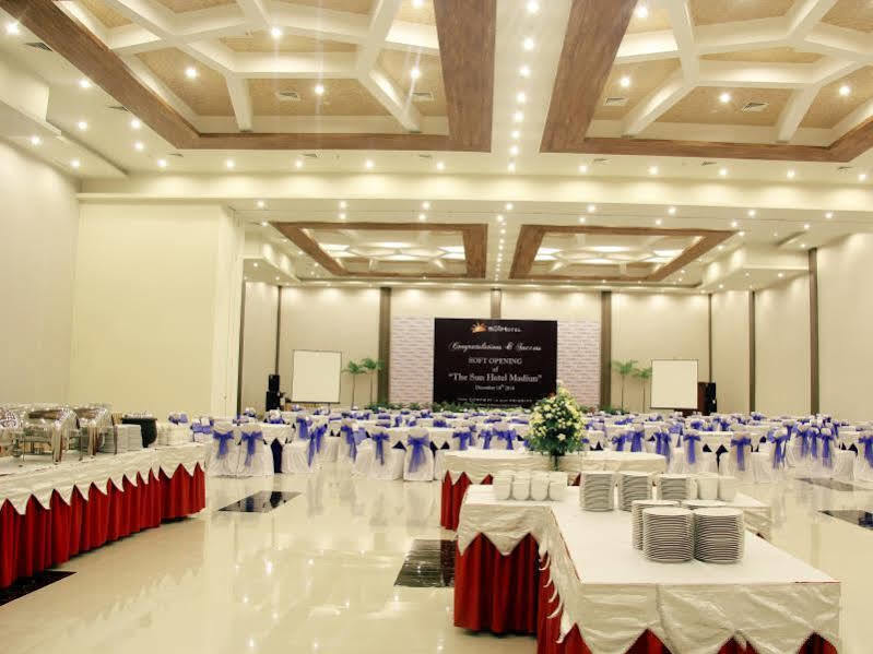 The Sun Hotel Madiun Exteriér fotografie
