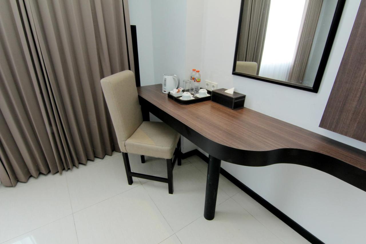The Sun Hotel Madiun Exteriér fotografie