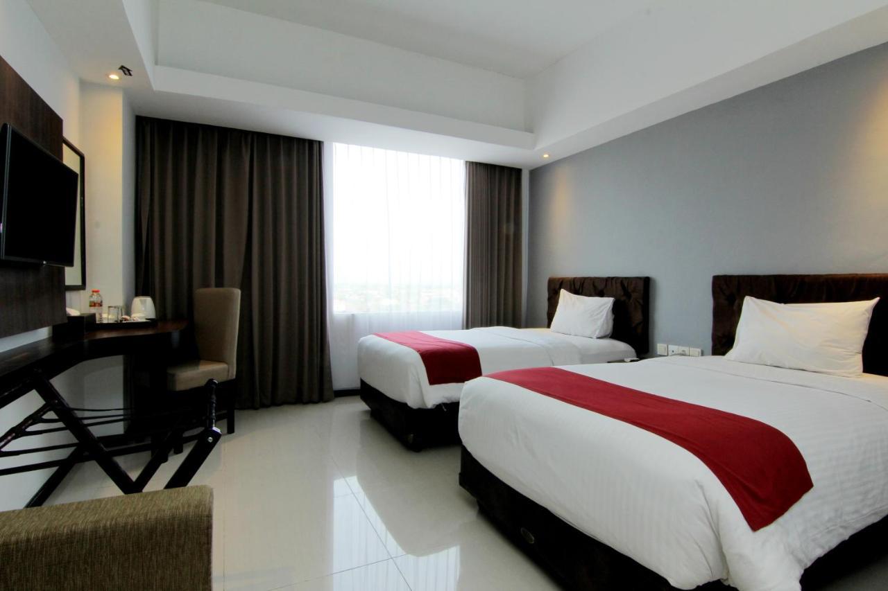 The Sun Hotel Madiun Exteriér fotografie