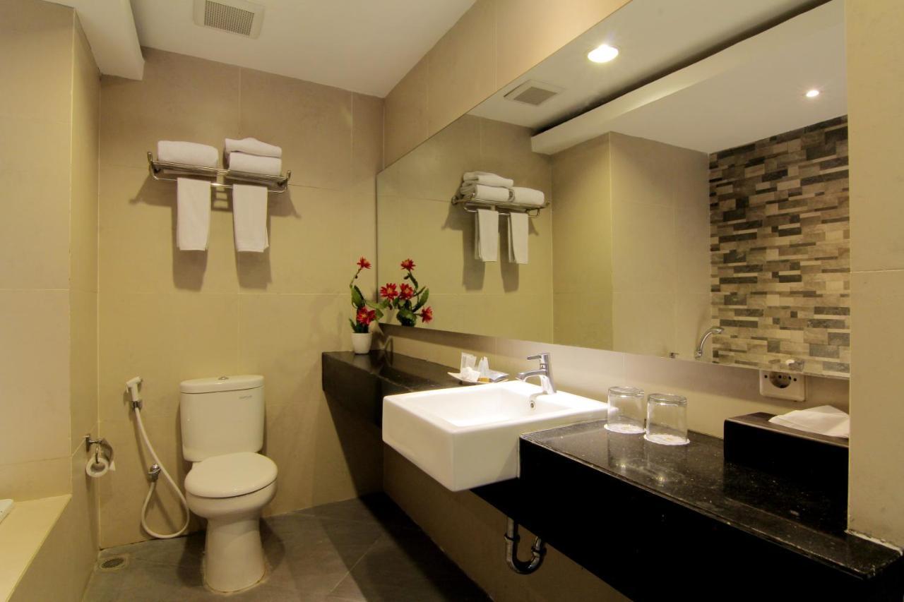 The Sun Hotel Madiun Exteriér fotografie