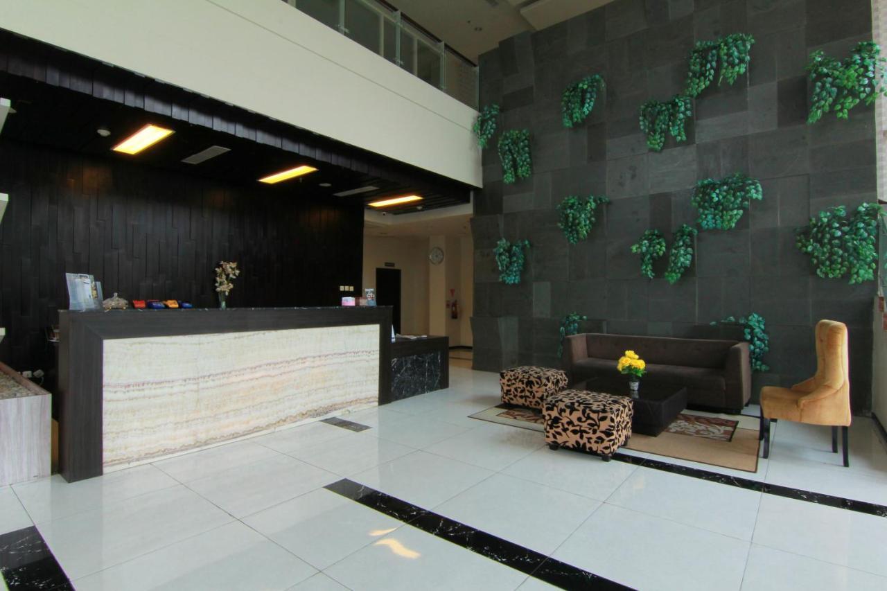 The Sun Hotel Madiun Exteriér fotografie