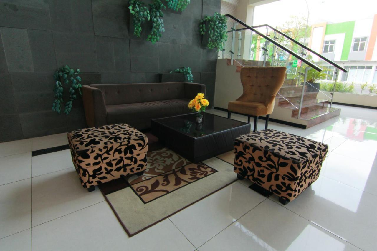 The Sun Hotel Madiun Exteriér fotografie
