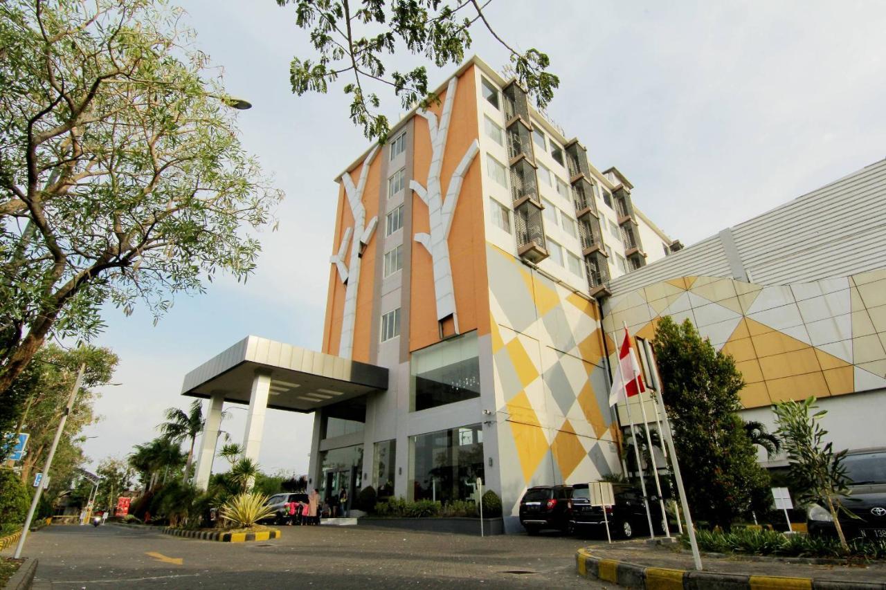 The Sun Hotel Madiun Exteriér fotografie