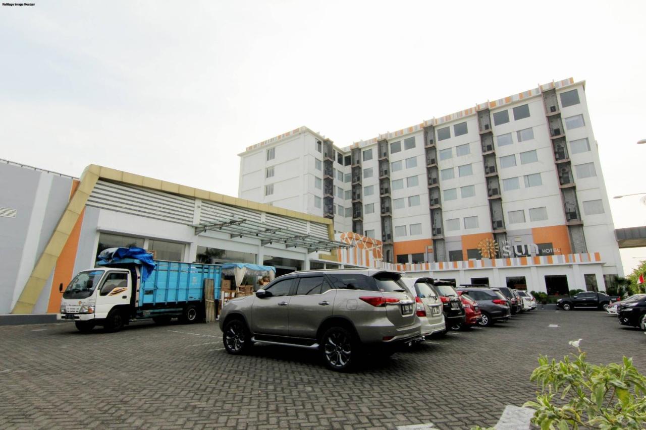The Sun Hotel Madiun Exteriér fotografie
